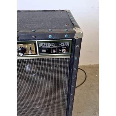 Roland Jazz Chorus 160 - Guitar Amplifiers - Good w/ wheels on image 2