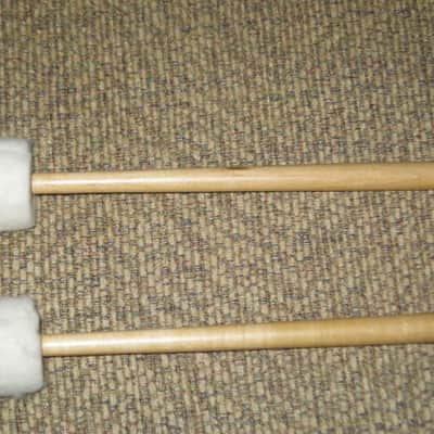 ONE pair new old stock (with packaging) Vic Firth T2 AMERICAN CUSTOM TIMPANI - CARTWHEEL MALLETS (SOFT), Head material / color: Felt / White -- Handle material: Hickory (or maybe Rock Maple) from 2010s (2019) image 16