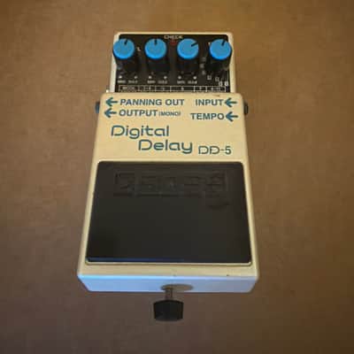 Boss DD-5 Digital Delay (Pink or Dark Gray Label) 1995 - 2003 - White image 1