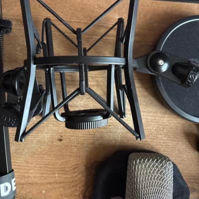 RODE NT1-A Large Diaphragm Cardioid Condenser Microphone 2002 - Present - Silver image 3