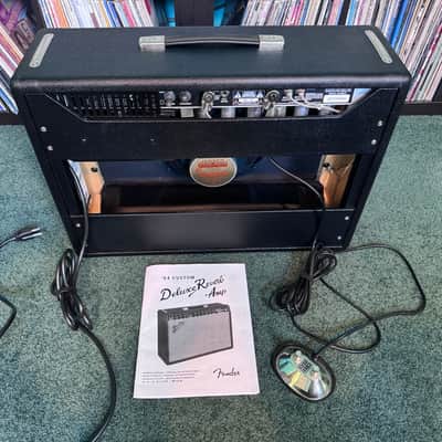 Fender '64 Custom Deluxe Reverb-Amp 2-Channel 20-Watt 1x12" Guitar Combo 2017 - Present - Black image 7