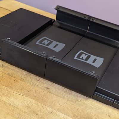 Native Instruments Traktor Z1 & X1 with Kontrol Stands image 6