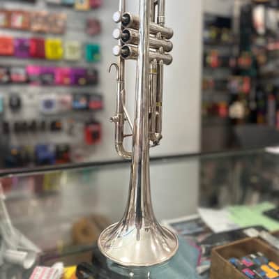 Yamaha YTR-3335S Standard Bb Trumpet 2000s - Silver image 2