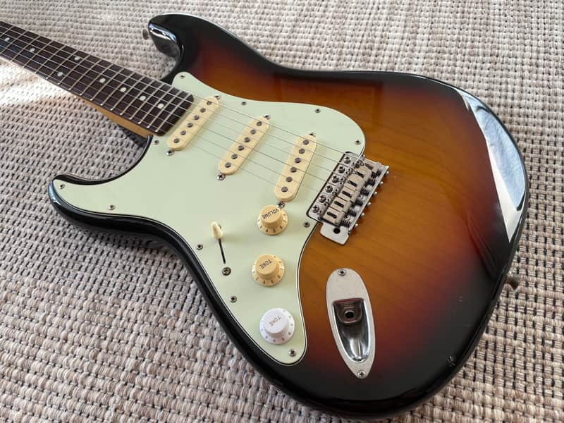 History Z1L-CFS / Made in Japan Left-handed Stratocaster / 2000’s / 3-tone sunburst image 1