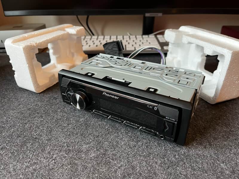 Pioneer MVH-S420BT image 1