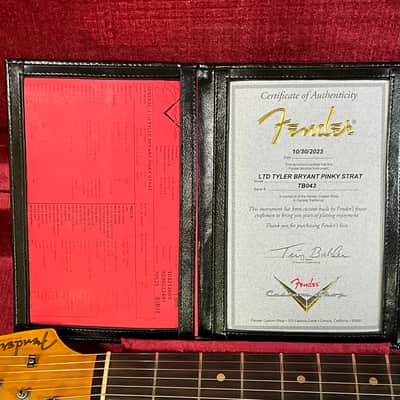 Fender Custom Shop Limited Edition Tyler Bryant "Pinky" Stratocaster Relic Electric Guitar - Aged Shell Pink image 8