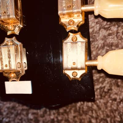 2008 Gibson Les Paul Studio black and gold electric guitar made in the usa Hardshell case image 15