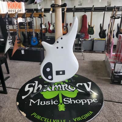 Jackson JS Series JS3 Spectra Bass - Snow White image 6