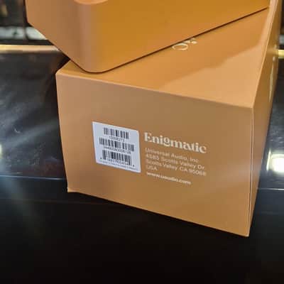 Universal Audio Enigmatic '82 Overdrive Special Amp 2024 - Present - Gold imagen 2