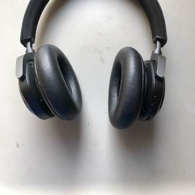 Bang & Olufsen Beoplay H9i Wireless Headphones image 4