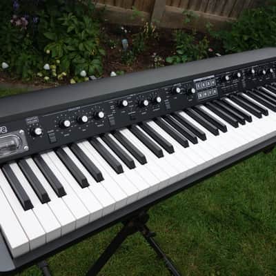 Korg SV2-73 Stage Vintage Digital Piano (2023) + F/case