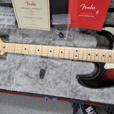 Fender American Professional Stratocaster with Maple Fretboard with Case 2020 - 3-Color Sunburst image 4