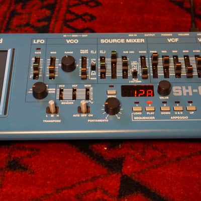 Roland Boutique SH-01A Synthesizer inkl. Ständer in OVP, sehr guter Zustand