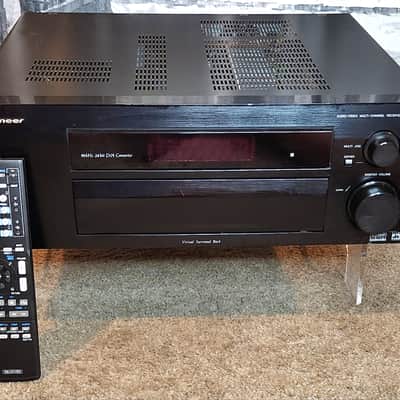 Pioneer Pioneer VSX-D711 A/V receiver with Dolby Digital, DTS, and Dolby Pro Logic II 90s  - Black image 3