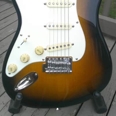 Fender Squier Classic Vibe Stratocaster 50's 2-tone sunburst image 2