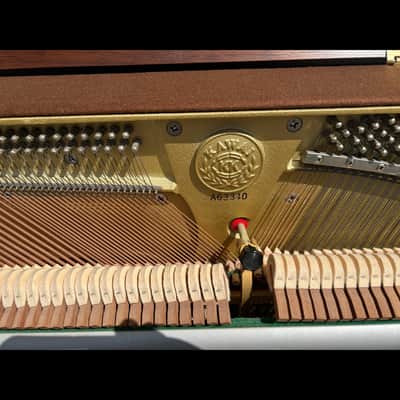 Warm & Resonant Tone: Classic Kawai Upright imagen 4