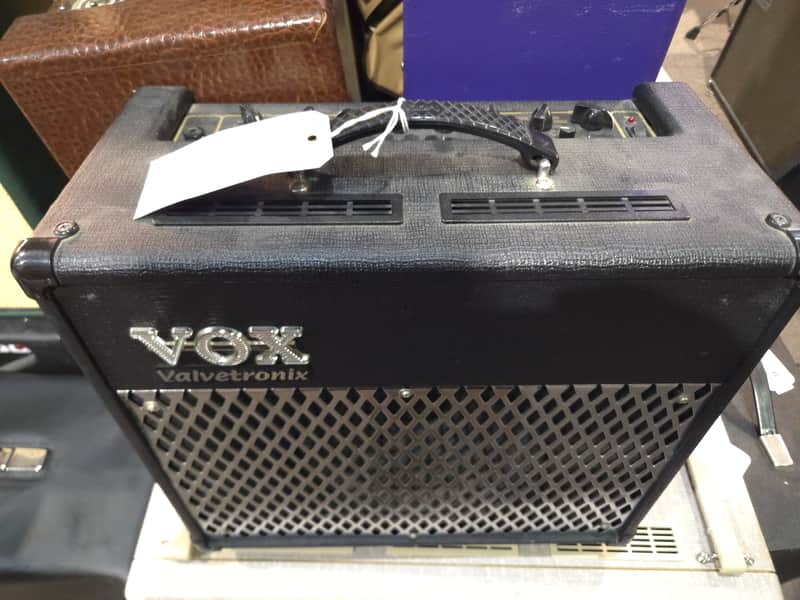 Vox Valvetronix AD30VT 30-Watt 1x10 Modeling Guitar Combo 2004 - 2008 - Local Pickup Only image 1