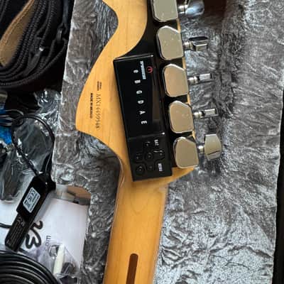 Fender Fishman TriplePlay Stratocaster HSS 2014 - Black image 7