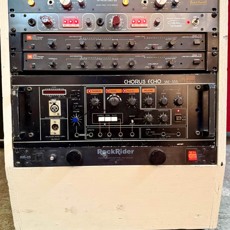 Roland SRE-555 chorus space echo reverb analog tape delay original