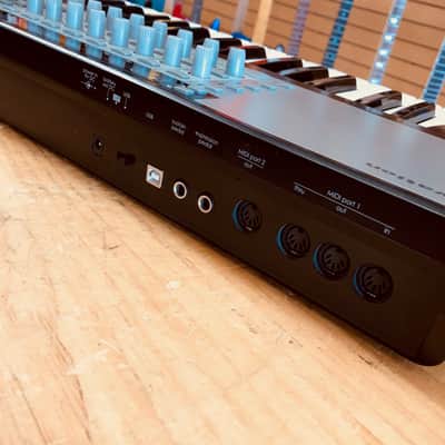 Novation Remote 61SL Midi Controller image 6