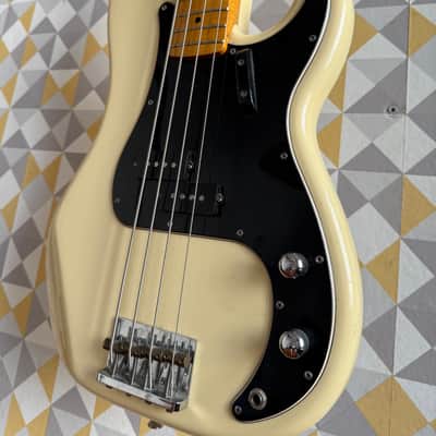 Squier Matt Freeman Signature Precision Bass 2014 - Vintage White image 2