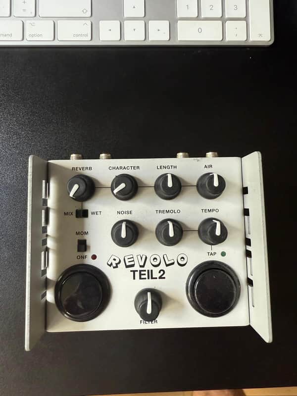 TEIL2 Revolo | Reverb The Netherlands