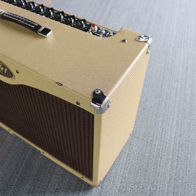 Peavey Classic 50 2x12" 50W Tube Guitar Combo Amp image 4