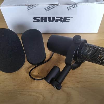 Shure SM7B Cardioid Dynamic Microphone - Present - Black image 2