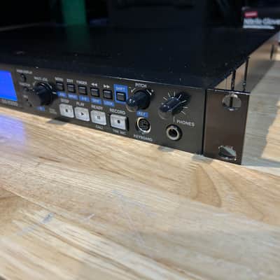 TASCAM SS-R200 Solid State Recorder - nice image 2