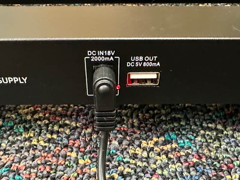 Lekato PB-03S Pedalboard & Built In Power Supply