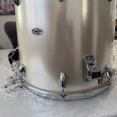 Slingerland Magnum - Silver Mist 18x16 Floor tom 1979 Excellent Condition! image 3