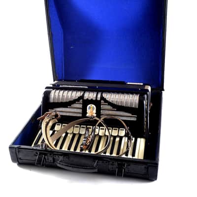 German Made Top Piano Accordion Weltmeister Elegance - 96 bass, 16 reg. + Original Hard Case & Straps - Youtube VIDEOS image 21