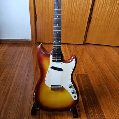 Fender Musicmaster with Rosewood Fretboard 1961 - 1964 - Sunburst image 1