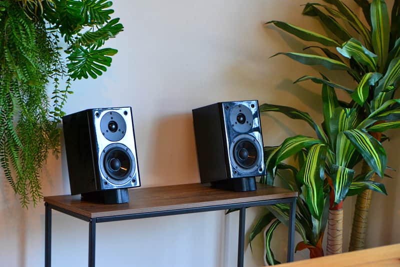 Yamaha NX-E700 2-Way Bookshelf Speakers Piano Black | Reverb