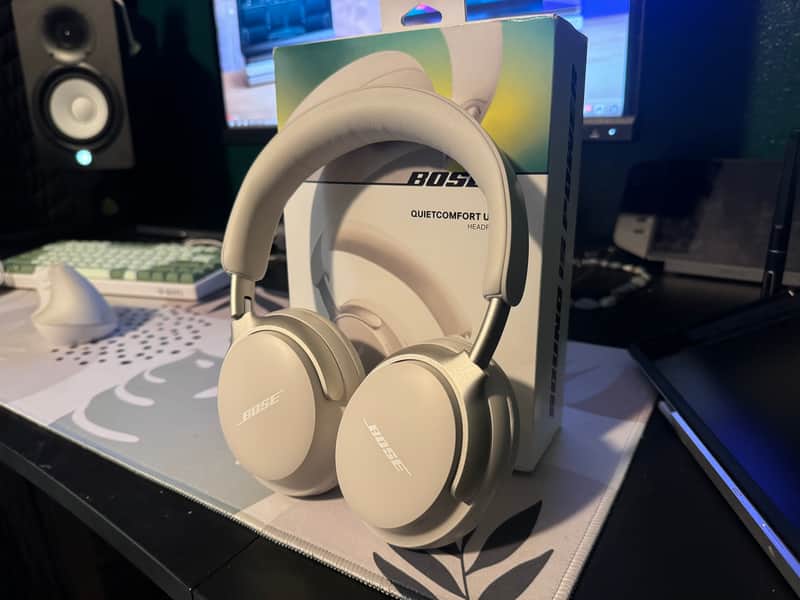 Bose QuietComfort Ultra Noise canceling Headphones 2023 - White image 1