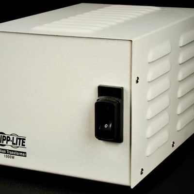 Tripp-Lite IS1000HG 2019-2020 Isolation Transformer - White image 2