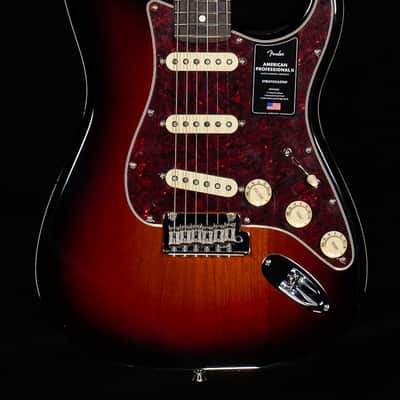 Fender American Professional II Stratocaster 3-Color Sunburst Rosewood Fingerboard (472) image 3