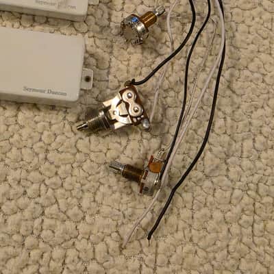 Heavy Metal Blackouts AHB-1N Seymour Duncan Active Pickups 25k Pots Harness White RARE Blackout image 5