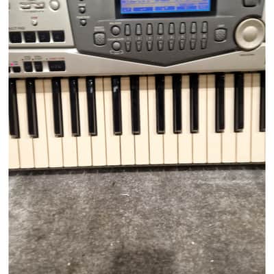 Yamaha PSR-2000 - Digital Keyboard - Silver/Gray - Very Good w/ stands image 14