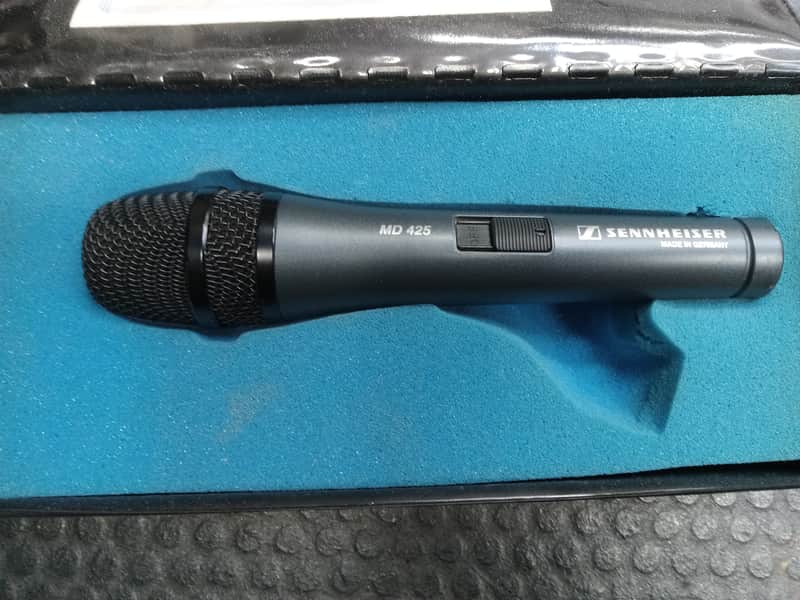 Sennheiser MD 425 Dynamic Microphone image 1