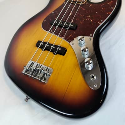 Vintage Fender 2000 American Standard Jazz Bass, RW FB, 3-Color Sunburst W/TSA Case image 7