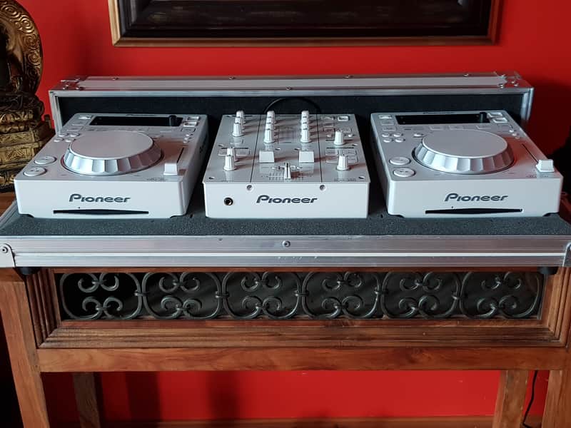 Pioneer CDJ 350 (Ltd Edition - White) image 1