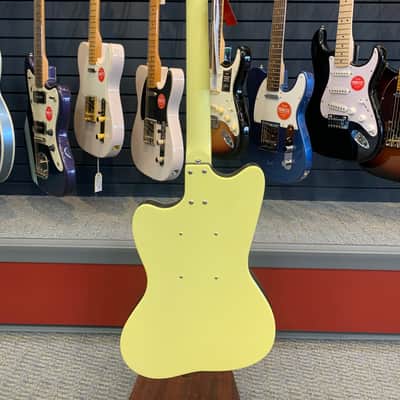 Danelectro The '67 Dano 2010s - Cream with Black Pickguard image 2