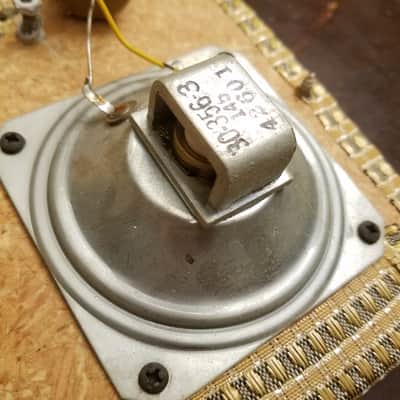Audiomatic Empty vintage MCM speaker cabinet for 8" driver 1956 - gold woven cloth and alligator skin Tolex image 10