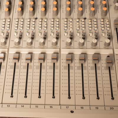 Tascam M520 20/8/2/16 vintage analog mixing console with power supply, and cable image 5
