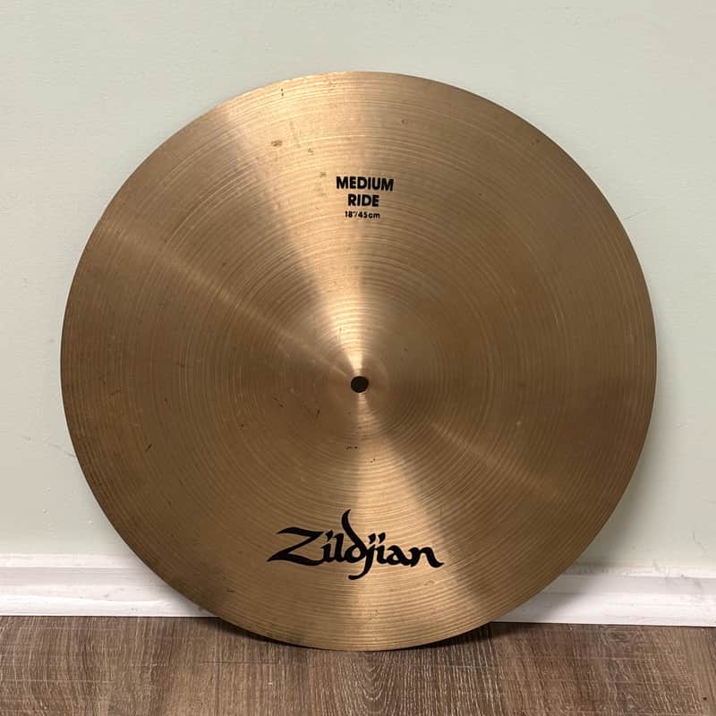 Zildjian 18" A Series Medium Ride Cymbal 1728g  - Traditional image 1