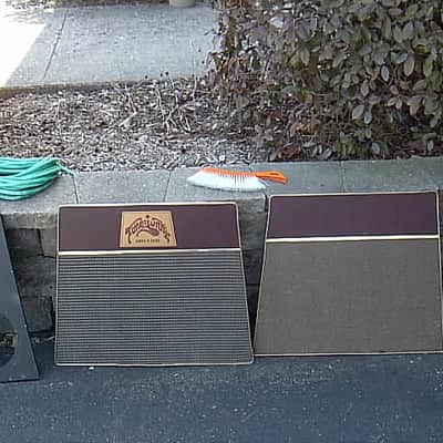 Tone Junkie speaker cabinet with varied baffles, casters image 4