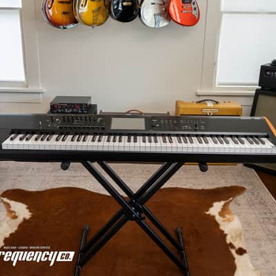 Korg Kronos 2 88-Key Digital Synthesizer Workstation