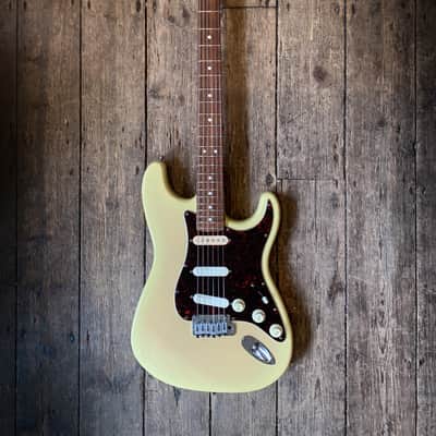 1994 Fender Stratocaster Deluxe Plus in Blonde finish & hard shell case image 2