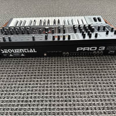 Sequential Pro 3 SE 37-Key 3-Voice Monophonic / Paraphonic Synthesizer 2020 - Present - Black with Wood Sides image 3